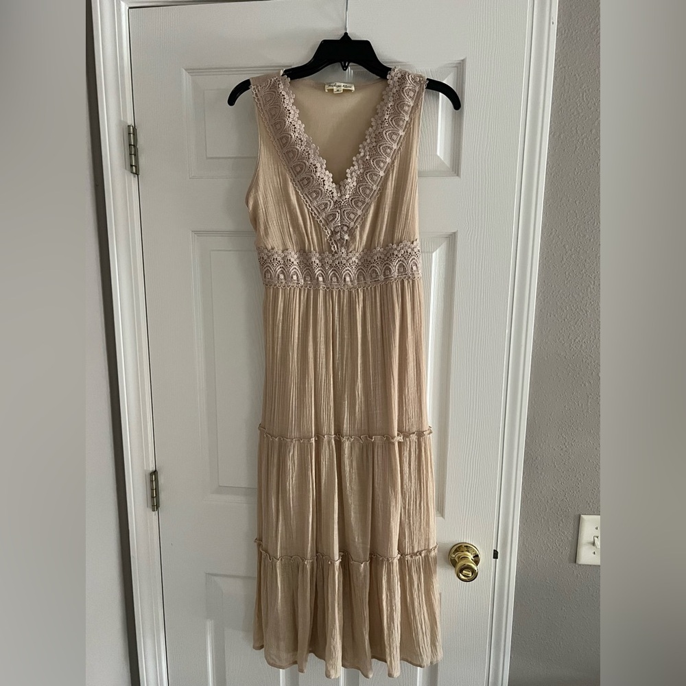 Elegant Beige Sleeveless Dress
